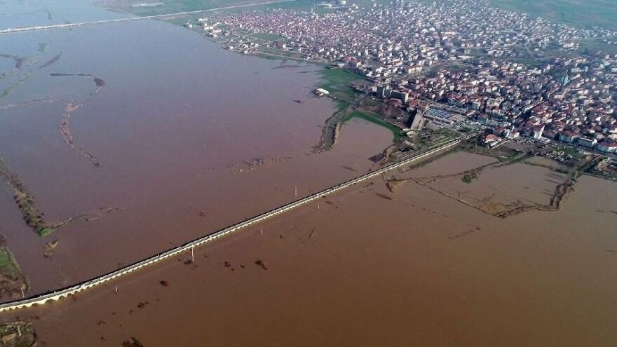 Taşan Ergene Nehri’nde, ‘kırmızı alarm’