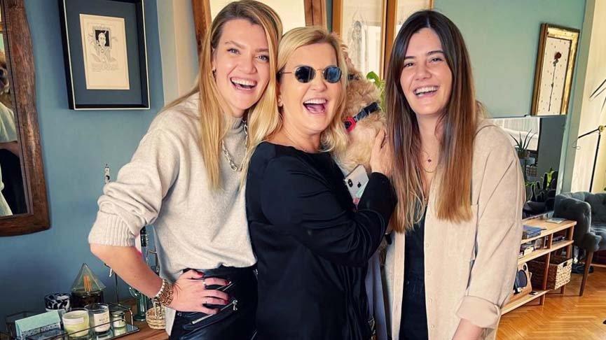 Derya Şensoy’a annesi ve ablasından sürpriz