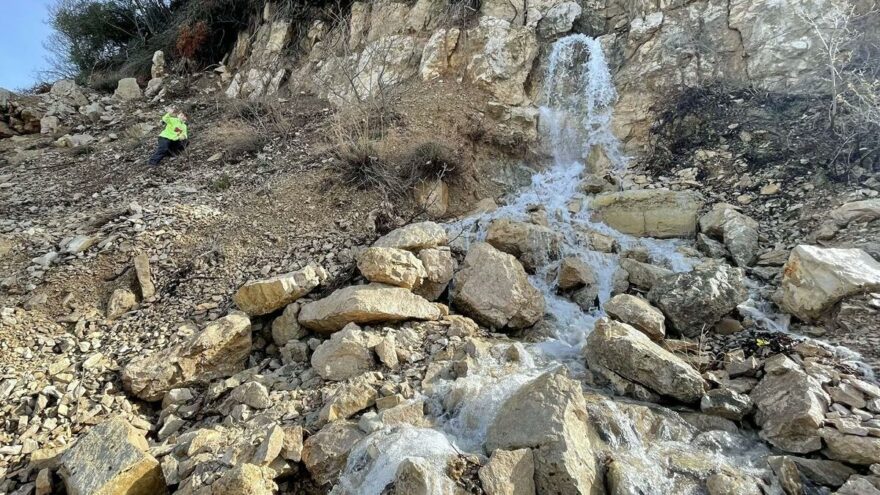 Spil Dağı’ndaki gizemli şelale, ne kaynağı ne gittiği yer belli