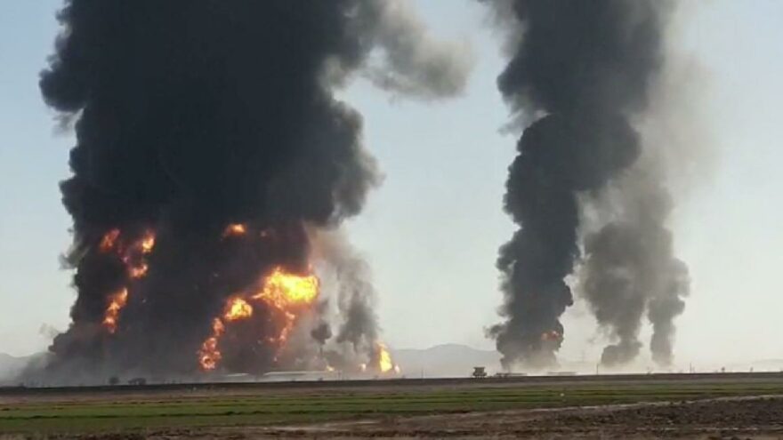 Afganistan’da akaryakıt yüklü tanker ve TIR patladı