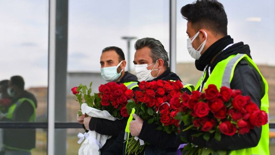 14 Şubat’ta Başkent’te sağlık çalışanlarına kırmızı gül