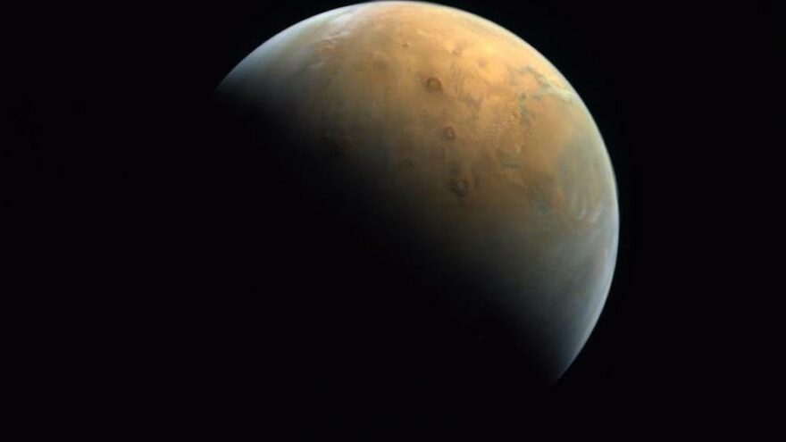‘Umut’, çektiği ilk Mars fotoğrafını Dünya’ya yolladı
