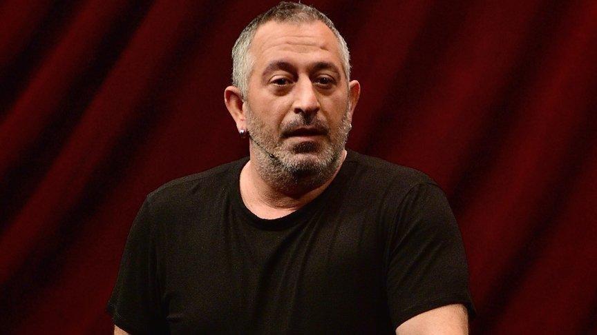 Cem Yılmaz’dan dolandırıcılık uyarısı