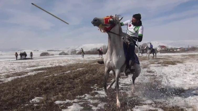 Cirit’in hakkını verdiler