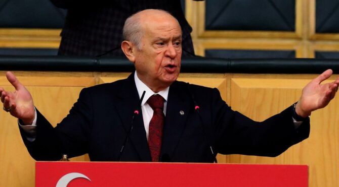 Bahçeli: Gençliğimizi esir etmek isteyenlere izin vermeyeceğiz