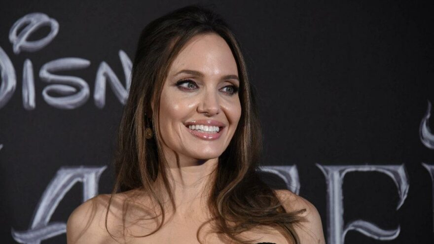Angelina Jolie’nin Churchill tablosu rekor fiyata satıldı