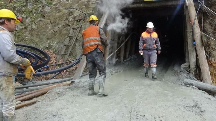 Göçük altında kalan madenciyi arama çalışmaları ikinci gününde de devam ediyor