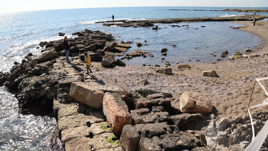 Deniz çekildi 3 bin yıllık liman ortaya çıktı