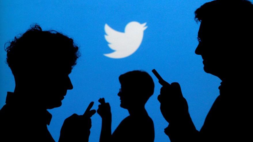 Twitter ve Facebook’a tepki: Aşı karşıtını engellemedi