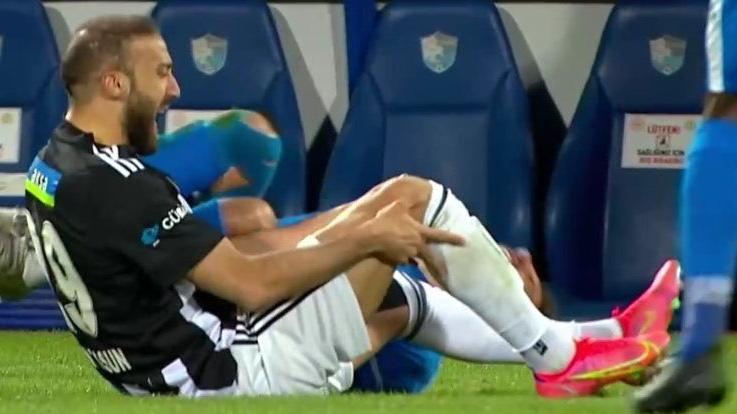 Beşiktaş'ta Cenk Tosun'un talihsiz sakatlığı!