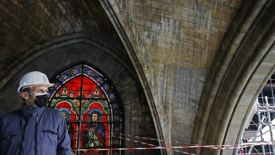 Macron, Notre-Dame Katedrali’nin restorasyon alanını ilk kez ziyaret etti