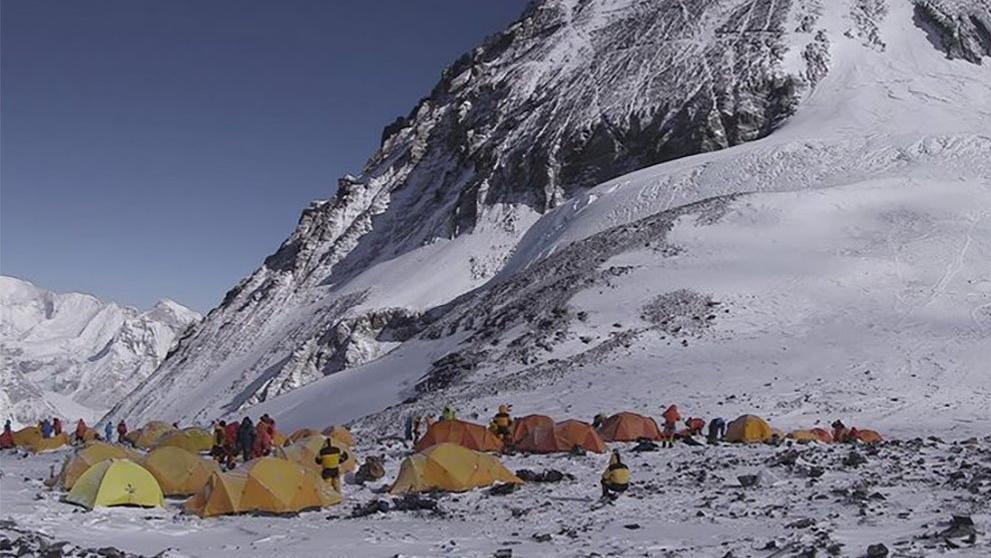 Dünyanın zirvesinde corona alarmı: Everest Dağı'nda ilk vaka - Son dakika  dünya haberleri