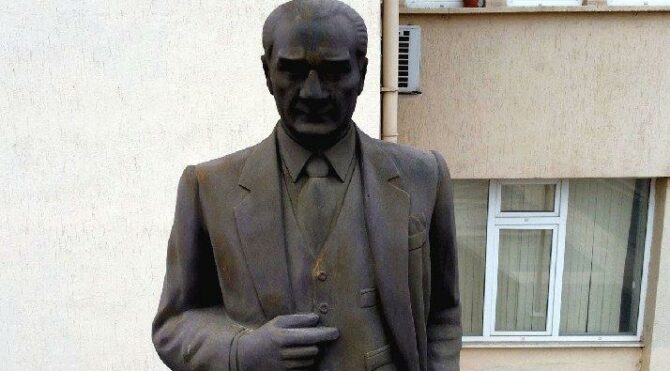 sozcu yazdi ataturk heykeli bakima alindi son dakika haberleri