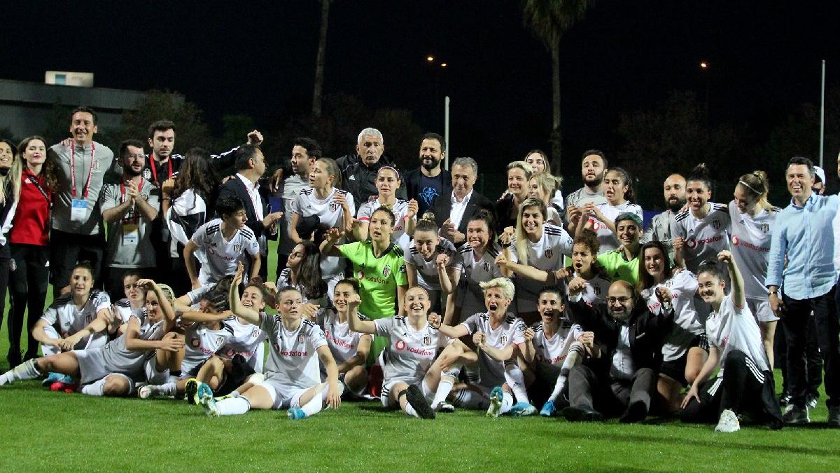 Besiktas Sampiyon Sozcu Gazetesi