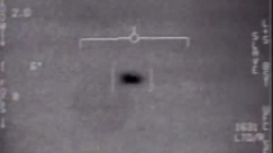UFO’ları kaydeden ABD Donanması pilotu konuştu: Her gün bizi izliyorlar