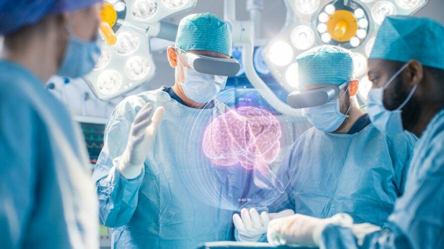 Yeni bir beyin implantı ile düşünceler metne dönüşüyor