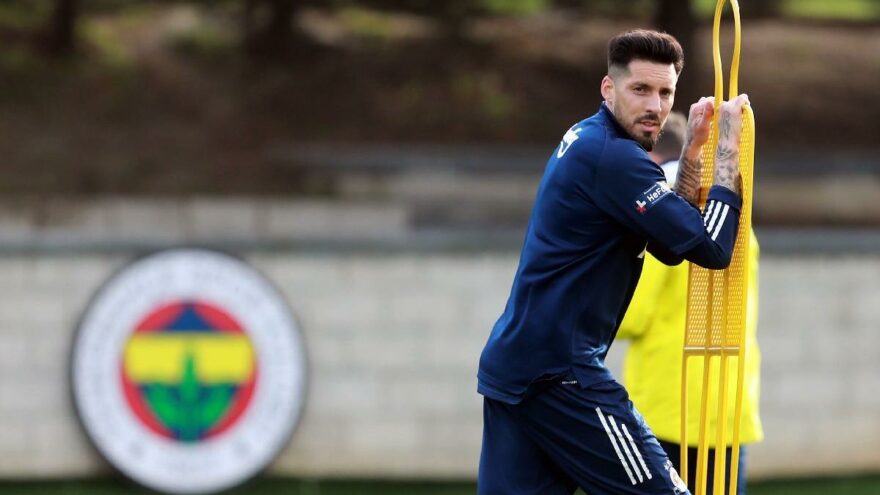 Fenerbahçe’de Jose Sosa gelişmesi! Başkan Ali Koç çağırdı, tatili yarım bıraktı…