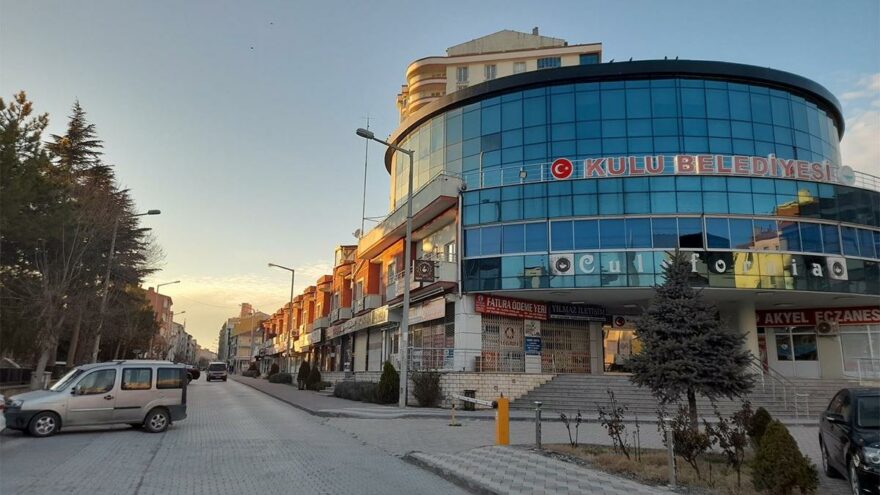 AKP’li belediyede son 1 ayda işe alınanların AKP’lilerin yakınları olduğu ortaya çıktı
