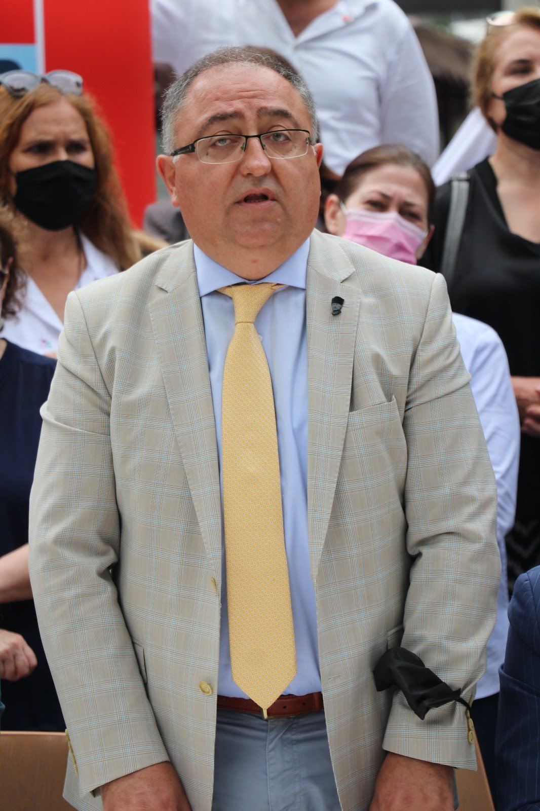 CHP’liler Vefa Salman’ın göreve iadesini istedi 2 CHP’liler Vefa Salman’ın göreve iadesini istedi
