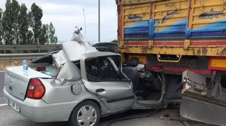 Otomobil Tir A Carpti Bir Cocuk Oldu Sozcu Gazetesi