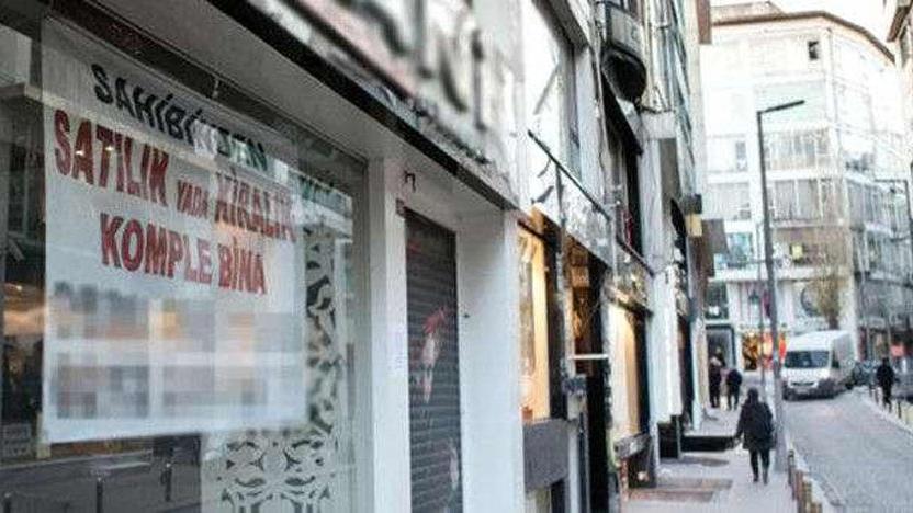 Esnaf ve vatandaş bankalara çalışıyor
