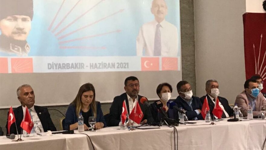 CHP’li Ağbaba: Cemil Çiçek keşke ‘çantalar dolusu para alanları’ Erdoğan’a, Soylu’ya veya Binali Yıldırım’a sorsa