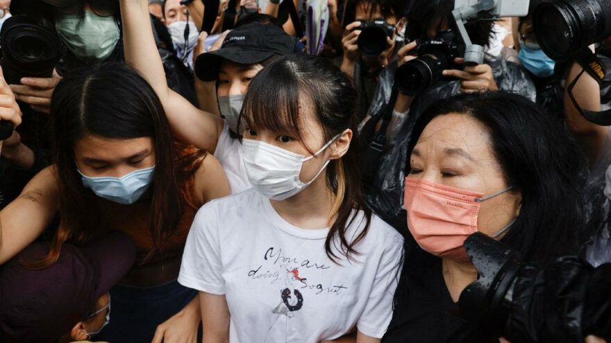 Hong Kong’da protestoların sembol ismi Chow 6 ay sonra özgür