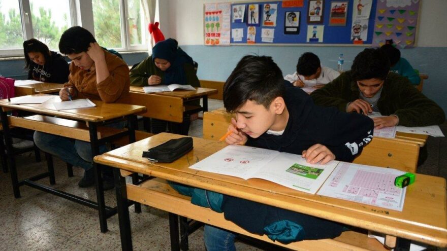 Suriyeli 432 bin 956 çocuk okullu olacak