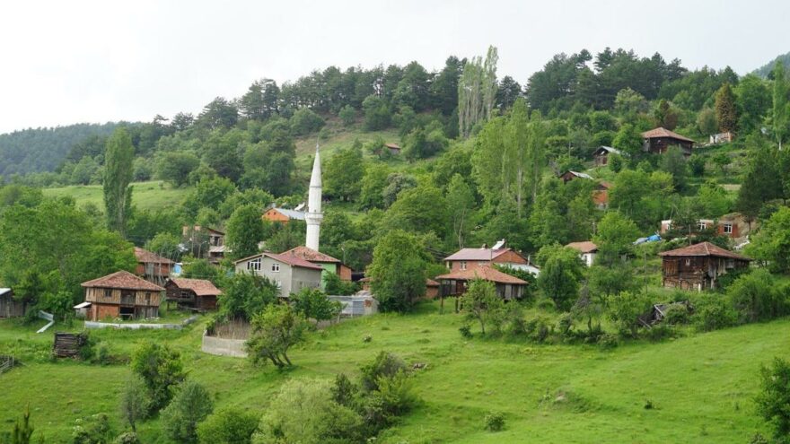Definecilerden dudak uçuklatan oyun, camiden anons bile yaptırdılar