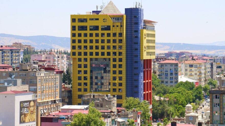 Dünyanın en saçma binasının yıkılacağı tarih belli oldu