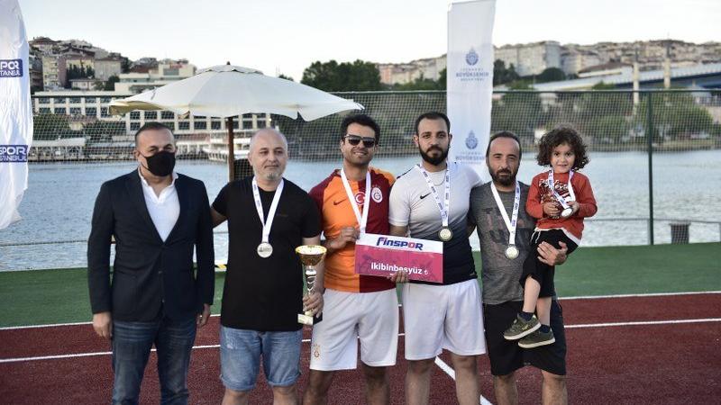 Medya ayak tenisi turnuvasında şampiyon belli oldu