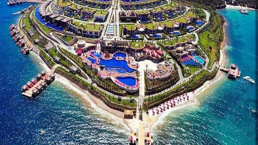 Paramount Otel’de Savunma Sanayi Başkanı İsmail Demir de kalmış