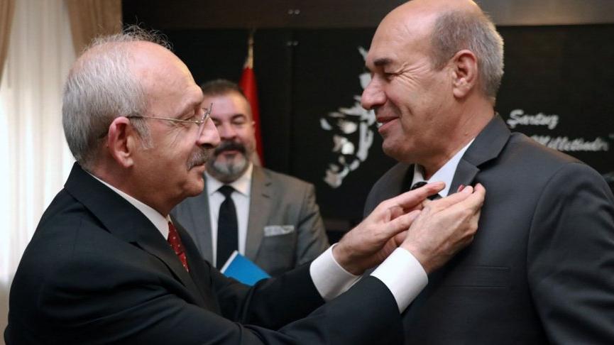 Kemal Kılıçdaroğlu, Batmanlı kanaat önderlerine CHP rozetini taktı