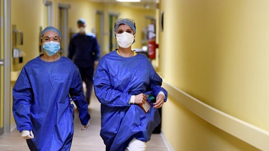 İtalya’da son 24 saatte bin 255 yeni vaka
