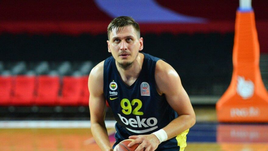 Fenerbahçe Beko, Edgaras Ulanovas’ı gönderdi