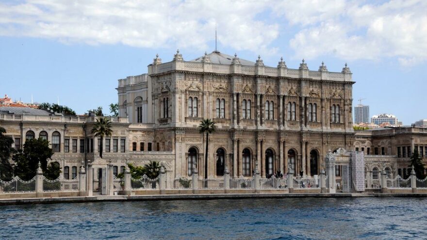 Mahmut Tanal: Dolmabahçe’nin altın vazoları nerede?