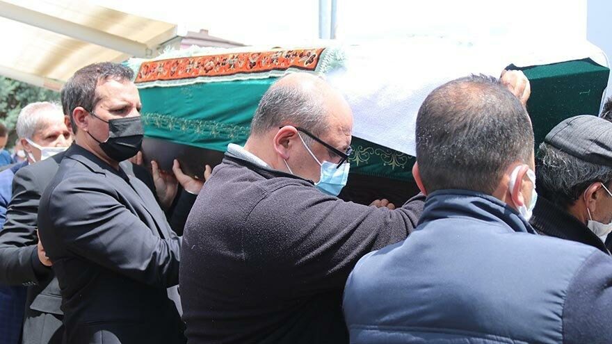 Rafet El Roman’ın babası son yolculuğuna uğurlandı