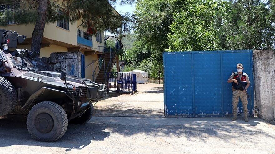 Kaçak kazıyla ortaya çıktı! Jandarma 24 saat kapıda nöbet tutuyor