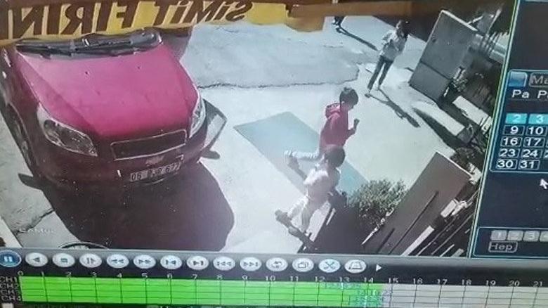 El freni çekilmeyen otomobil fırına girdi, faciadan dönüldü