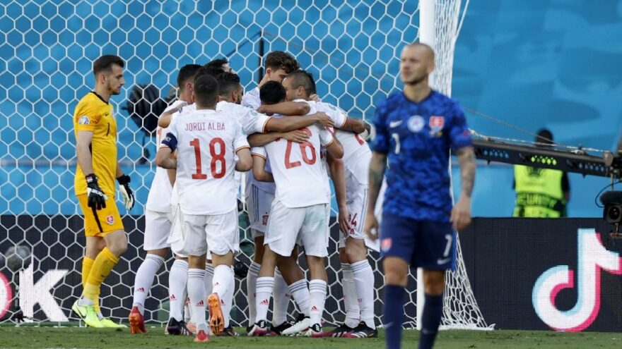 İspanya, Slovakya’yı dağıttı, son 16’ya kaldı: 5-0!