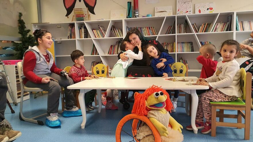 Engelleri aştı, kültür sanatta fark yarattı
