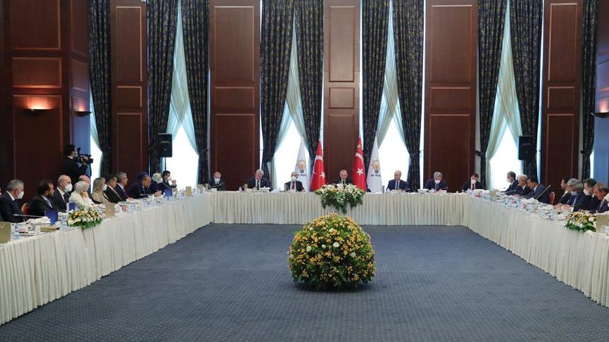 Cumhurbaşkanı Erdoğan, milletvekilleriyle bir araya geldi