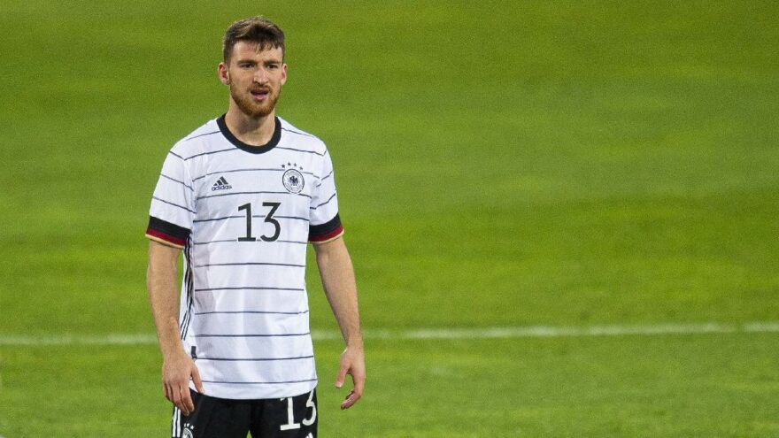 Beşiktaş ve Galatasaray’ın gözdesi kulübünde kaldı