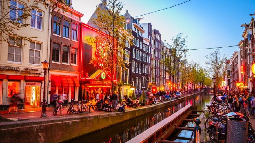 Amsterdamlı yetkililer: Buraya gelmeyin