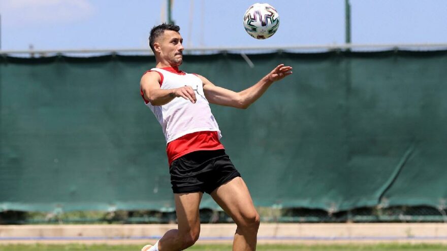 Adis Jahovic: Göztepe taraftarı Türkiye’nin en iyisi