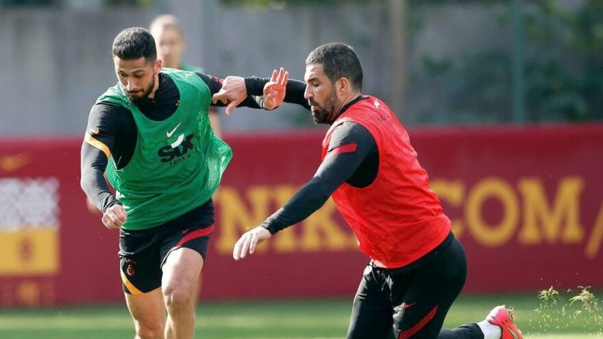 Galatasaray’da gündem transfer! Emre Akbaba, Arda Turan ve iki yabancı…