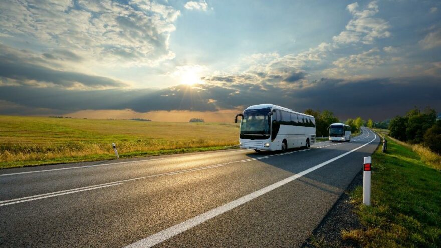 Otobüslerde kapasite sınırlaması kalktı, zamlar kaldı