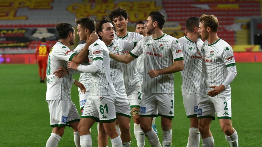 Bursaspor’un yeni formalarını taraftarı seçecek
