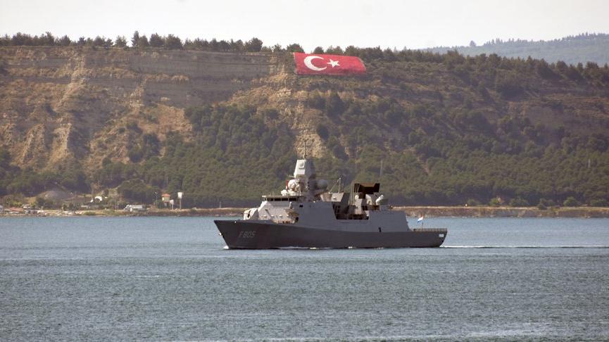 İngiltere ve Hollanda savaş gemileri, Çanakkale Boğazı’ndan peş peşe geçti