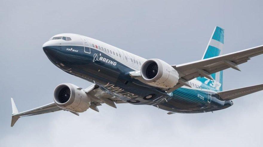 Hawaii adası açıklarında Boeing 737 kargo uçağı düştü